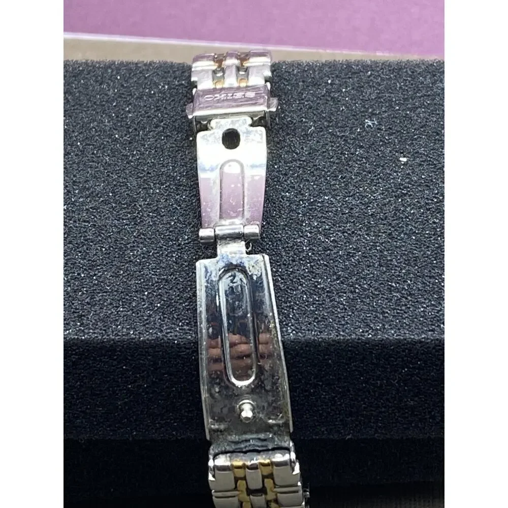 Seiko Quartz Womens Two tone Watch Blue Dial Works Glass Scratched see video)